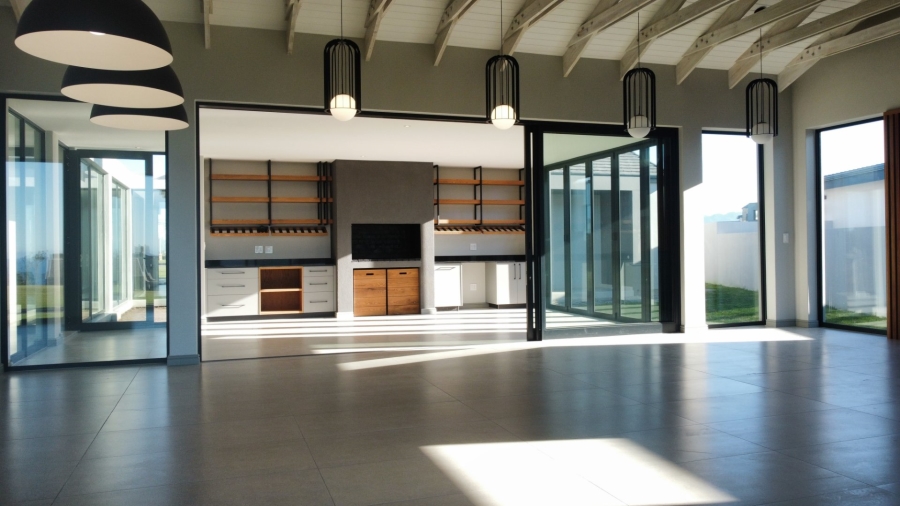 4 Bedroom Property for Sale in Oubaai Western Cape